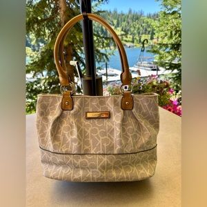 Calvin Klein Logo Snap Top Womens Handbag Purse Almond Caramel